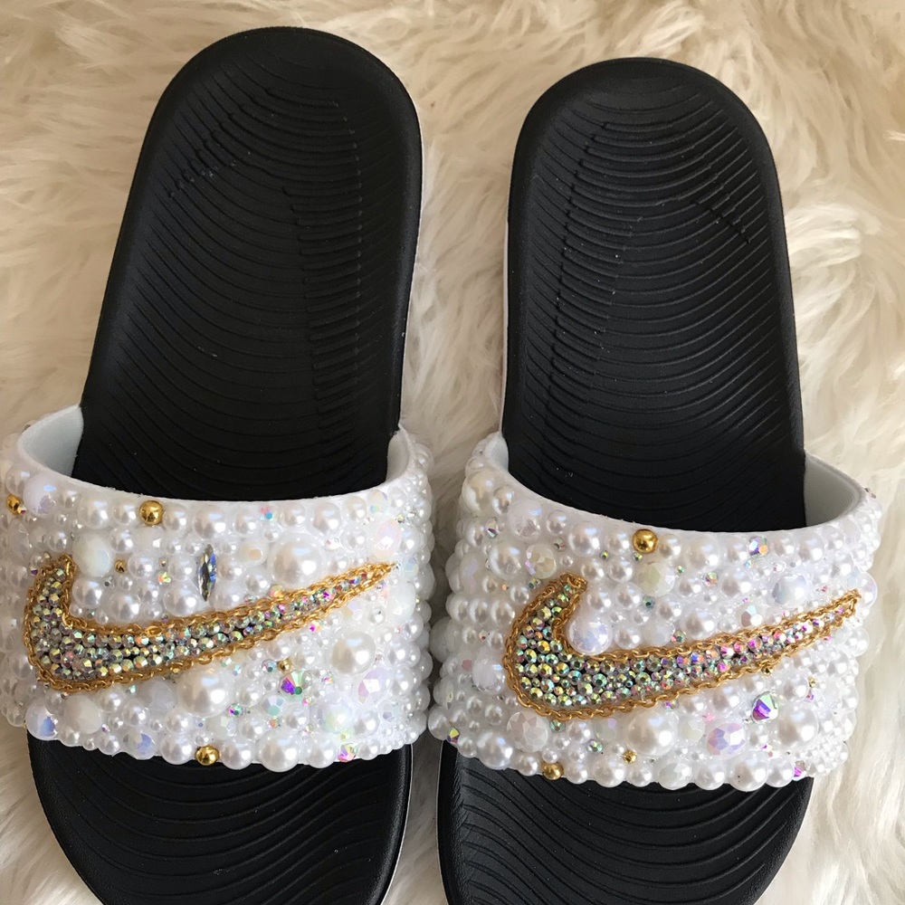Custom Nike slides. - Picture 4 of 8
